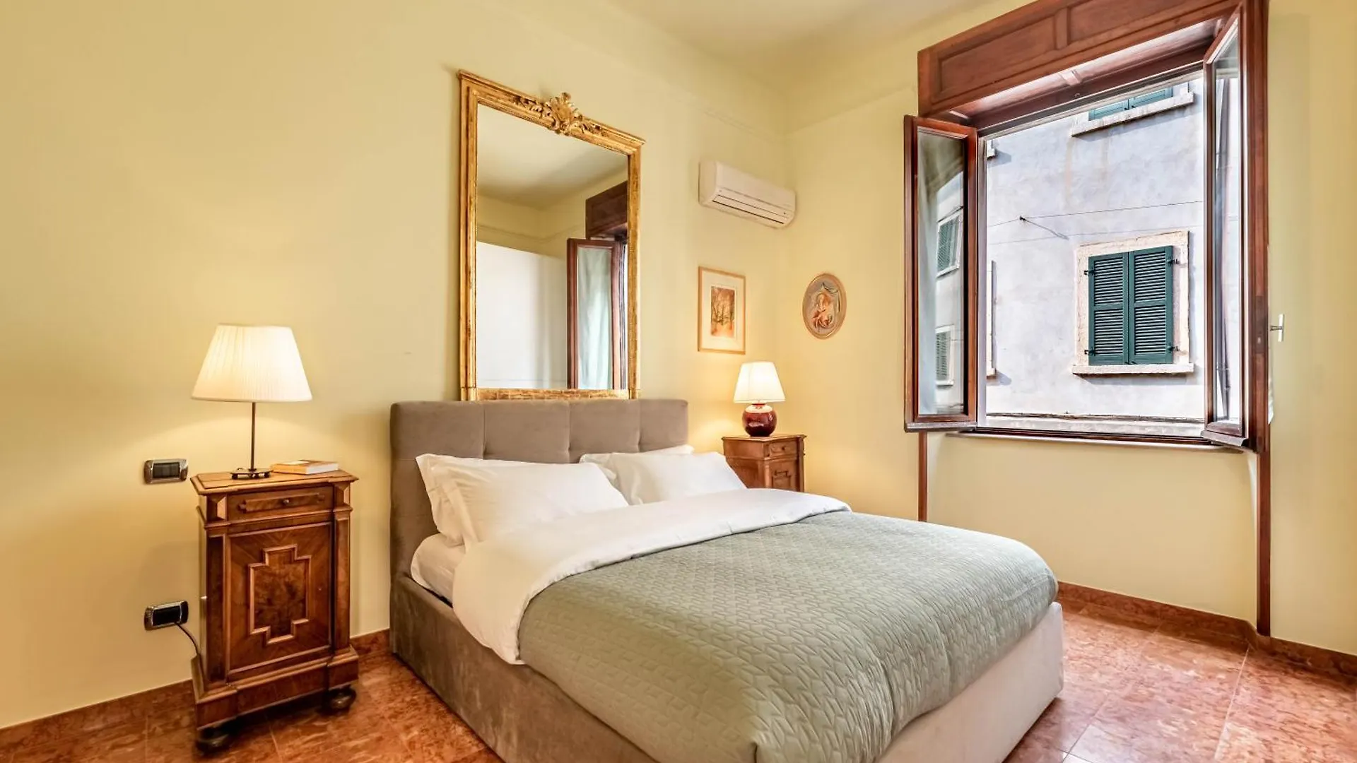 Piazza Isolo Central Apartment فيرونا