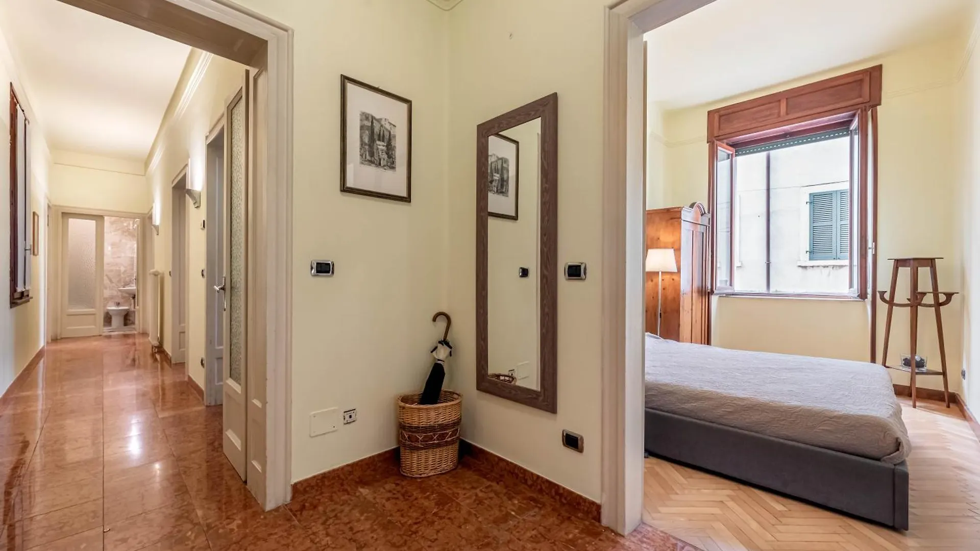 Piazza Isolo Central Apartment فيرونا