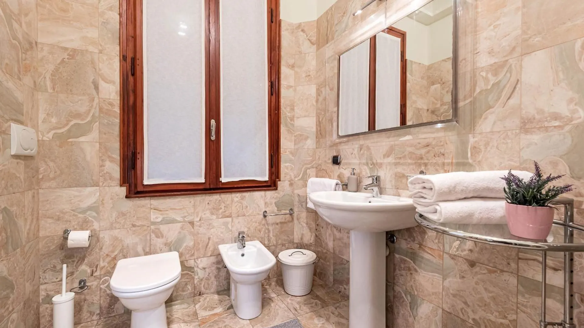 Piazza Isolo Central Apartment فيرونا إيطاليا